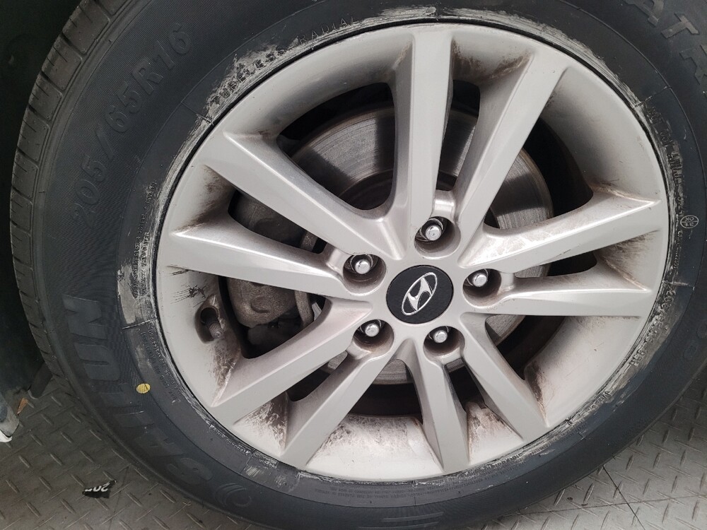 2017 Hyundai Sonata in Fresno, CA 93726 - 18115400 31