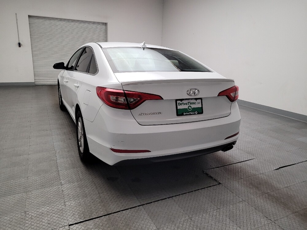 2017 Hyundai Sonata in Fresno, CA 93726 - 18115400 6