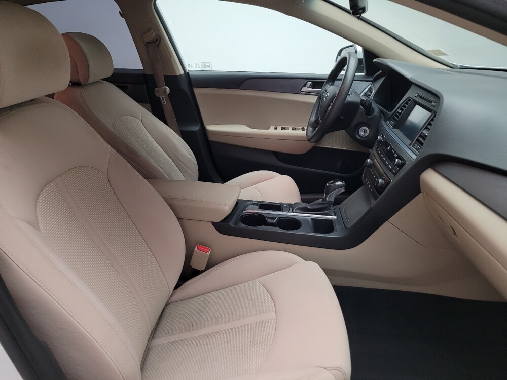 2017 Hyundai Sonata in Fresno, CA 93726 - 18115400 21