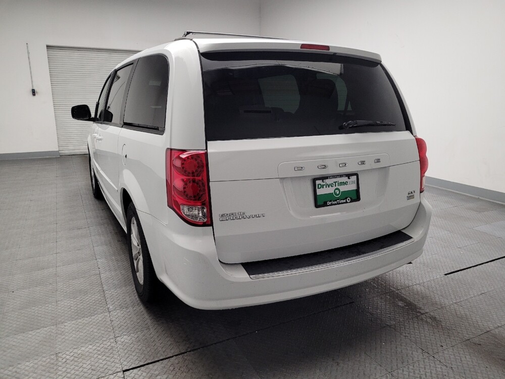2016 Dodge Grand Caravan in Bakersfield, CA 93309 - 18115401 6