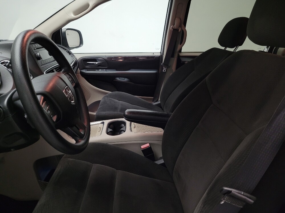 2016 Dodge Grand Caravan in Bakersfield, CA 93309 - 18115401 17