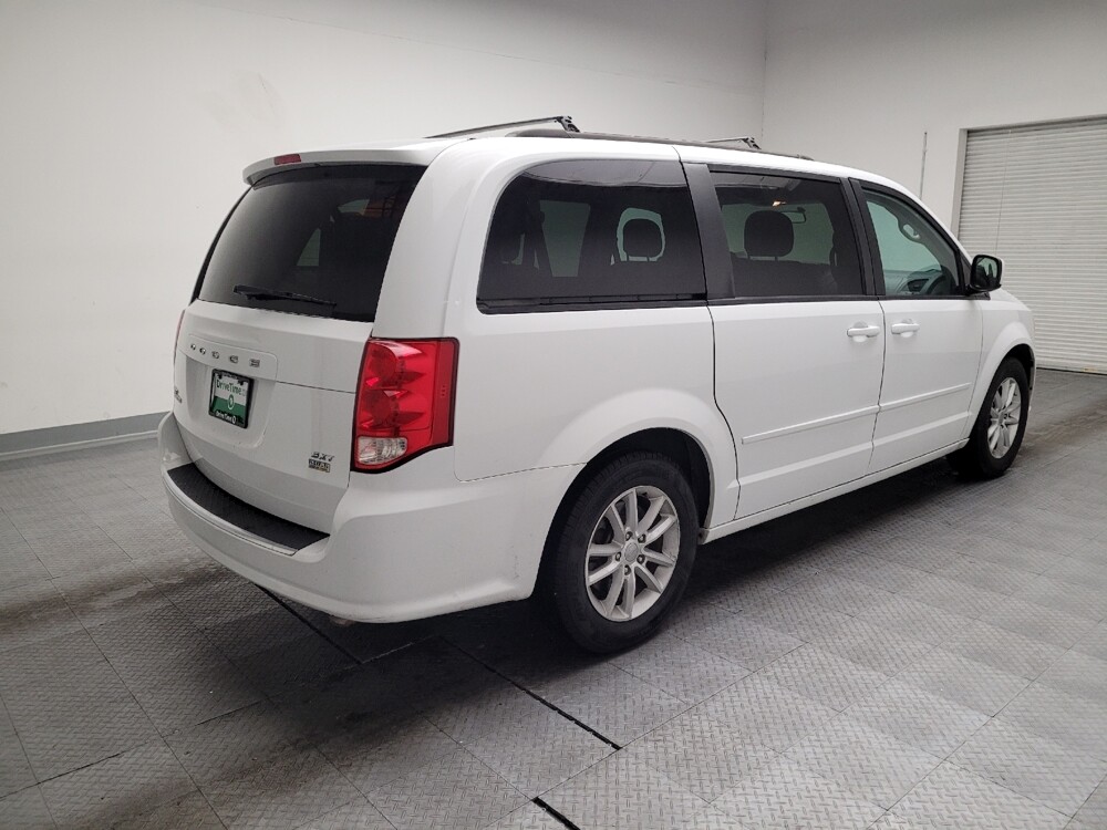 2016 Dodge Grand Caravan in Bakersfield, CA 93309 - 18115401 9