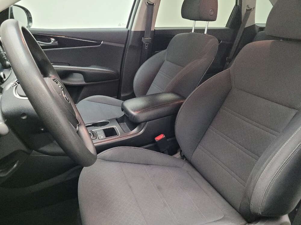 2019 Kia Sorento in Fresno, CA 93726 - 18115402 17