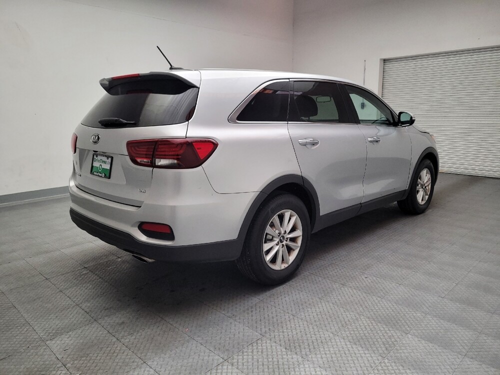 2019 Kia Sorento in Fresno, CA 93726 - 18115402 9