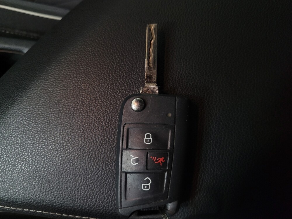 2025 Volkswagen Jetta in Stone Mountain, GA 30083 - 18115429 32