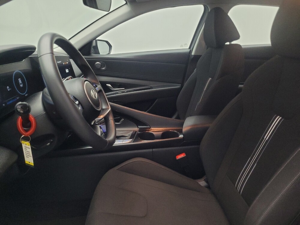 2025 Hyundai Elantra in Jackson, MS 39211 - 18115438 17