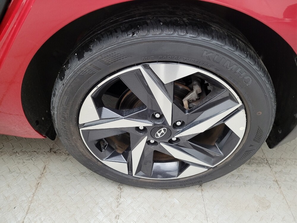 2023 Hyundai Elantra in Cincinnati, OH 45255 - 18115444 31