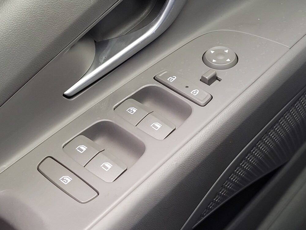 2023 Hyundai Elantra in Cincinnati, OH 45255 - 18115444 27