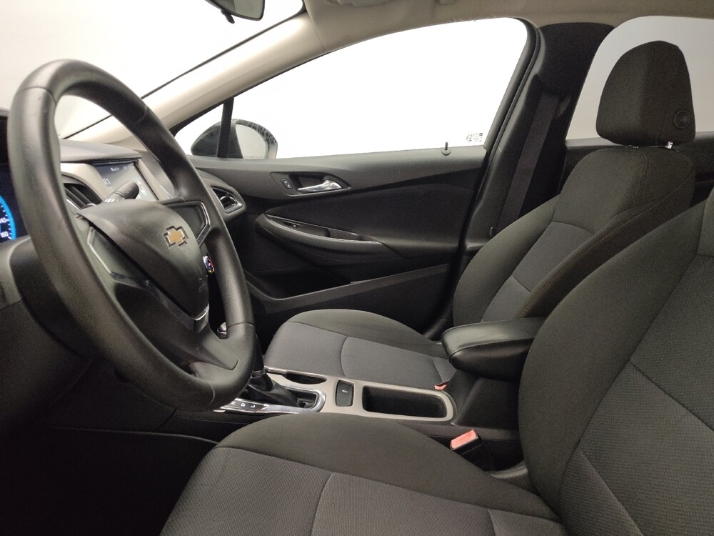 2017 Chevrolet Cruze in Oklahoma City, OK 73139 - 18115450 17