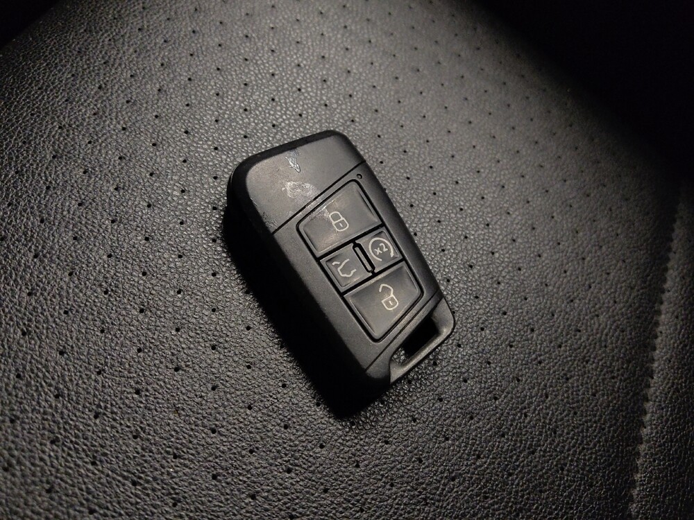 2021 Volkswagen Tiguan in Mesa, AZ 85210 - 18115463 32