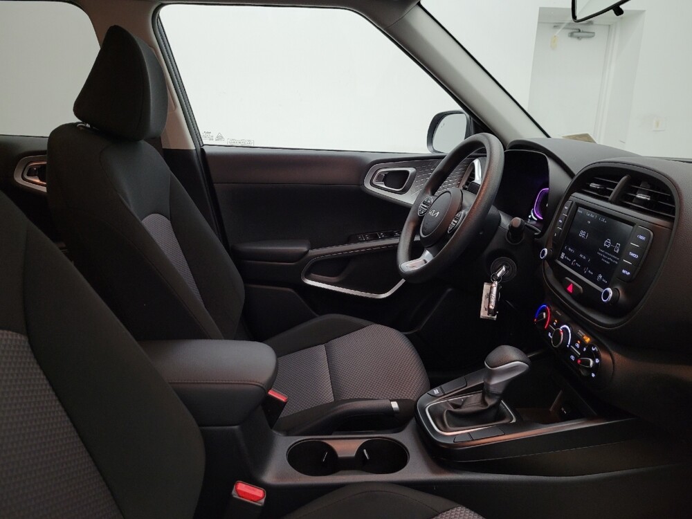 2025 Kia Soul in Phoenix, AZ 85015 - 18115472 21
