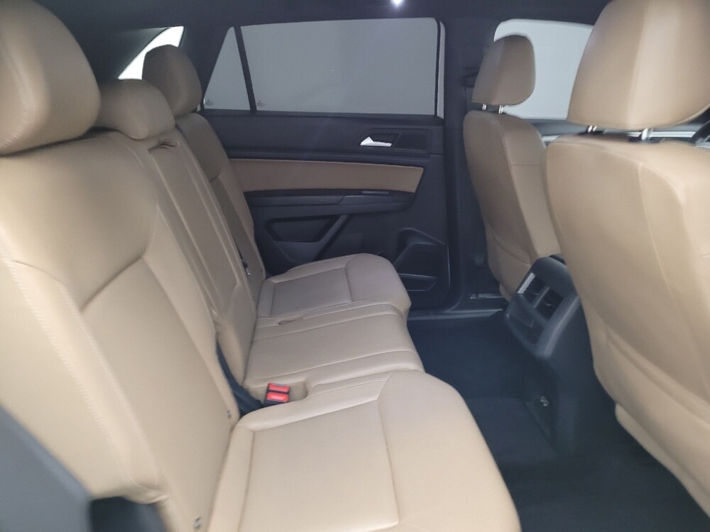 2020 Volkswagen Atlas in Louisville, KY 40258 - 18115482 19