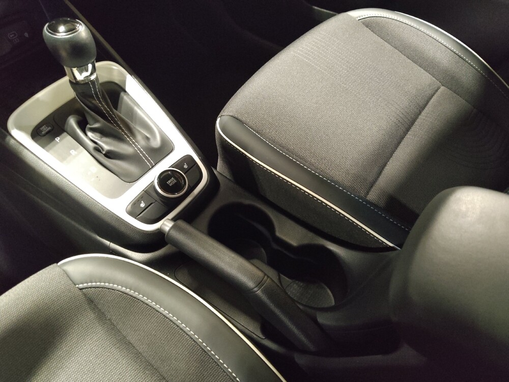 2025 Hyundai Venue in Lauderdale Lakes, FL 33313 - 18115494 26