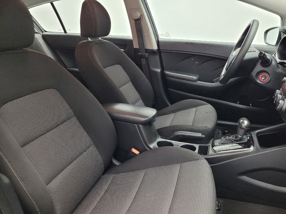2017 Kia Forte in Wilmington, NC 28405 - 18115502 21