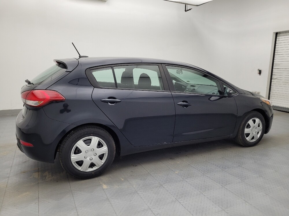 2017 Kia Forte in Wilmington, NC 28405 - 18115502 10