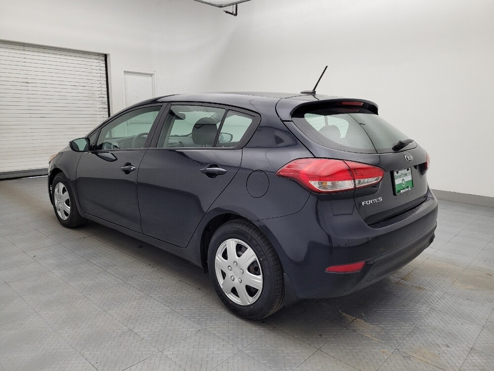 2017 Kia Forte in Wilmington, NC 28405 - 18115502 5