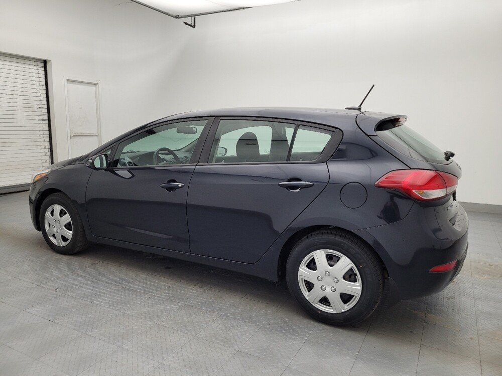 2017 Kia Forte in Wilmington, NC 28405 - 18115502 3