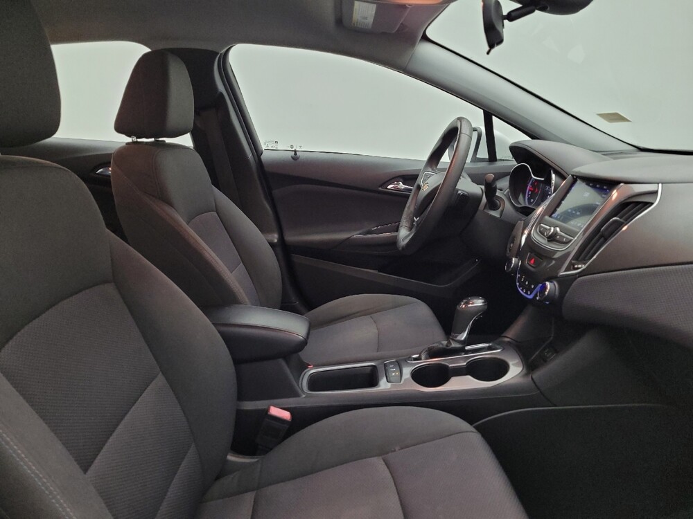 2019 Chevrolet Cruze in Maple Heights, OH 44137 - 18115547 21