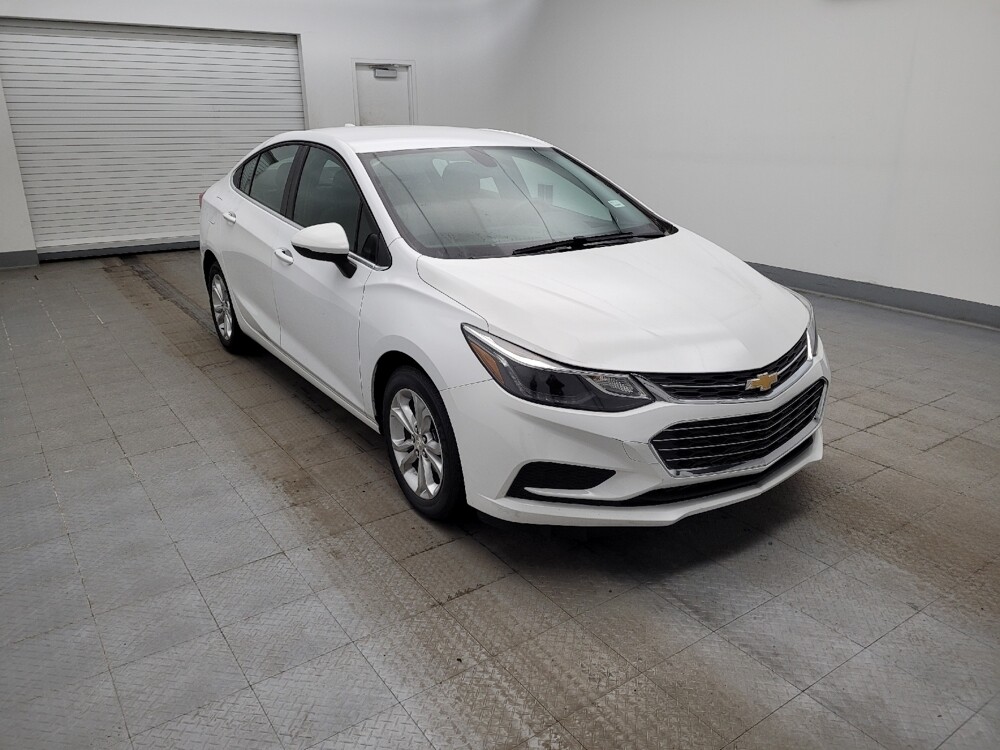 2019 Chevrolet Cruze in Maple Heights, OH 44137 - 18115547 13