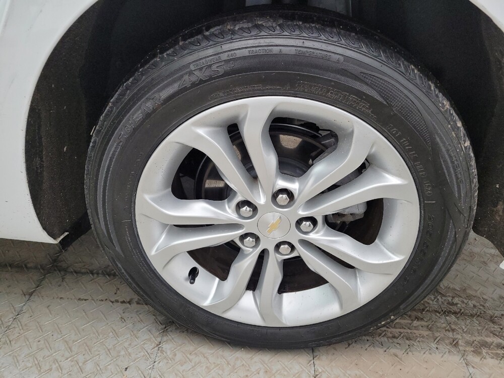 2019 Chevrolet Cruze in Maple Heights, OH 44137 - 18115547 31