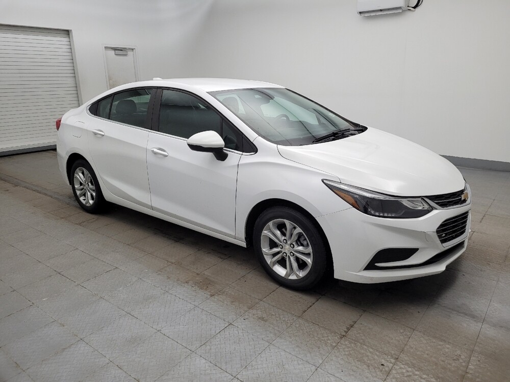 2019 Chevrolet Cruze in Maple Heights, OH 44137 - 18115547 11