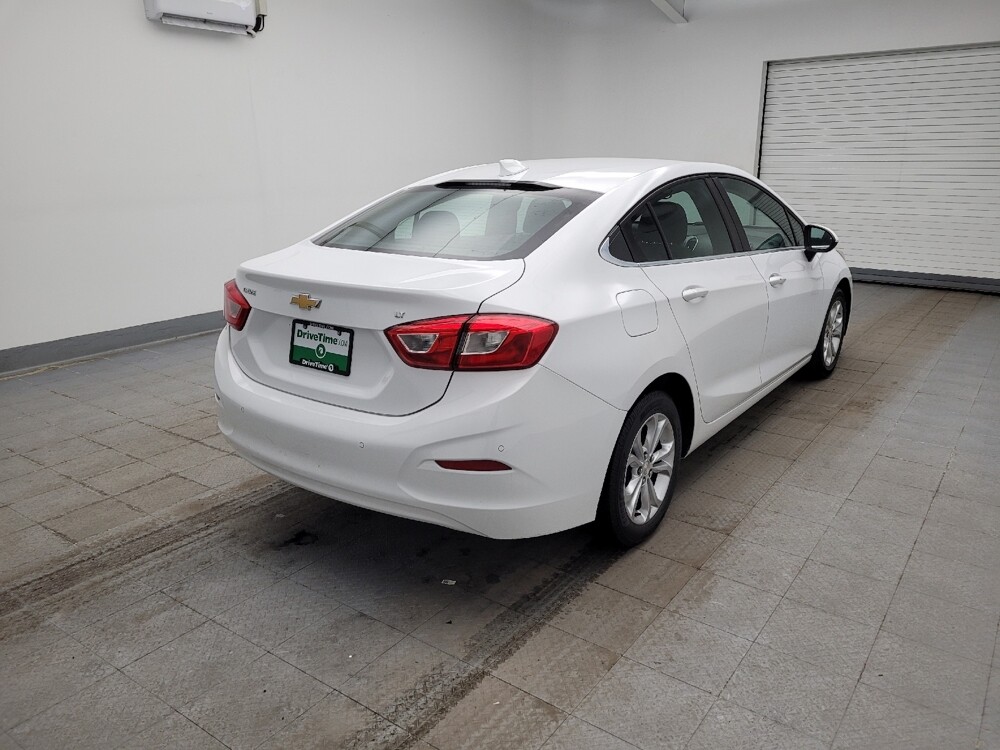 2019 Chevrolet Cruze in Maple Heights, OH 44137 - 18115547 9