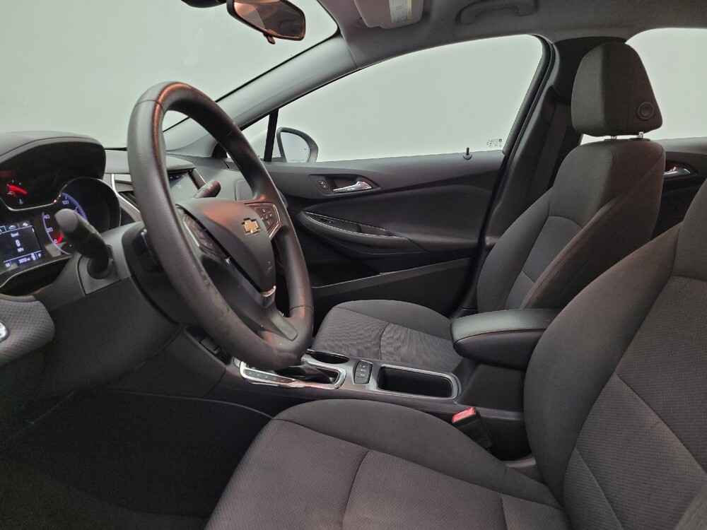 2019 Chevrolet Cruze in Maple Heights, OH 44137 - 18115547 17