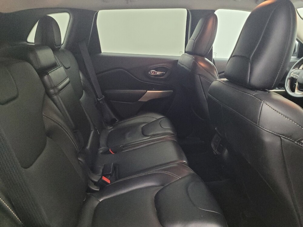 2018 Jeep Cherokee in Louisville, KY 40258 - 18115548 19