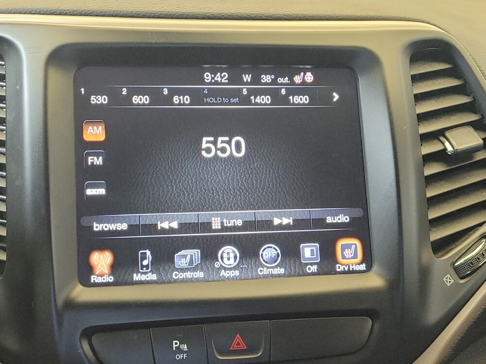 2018 Jeep Cherokee in Louisville, KY 40258 - 18115548 25