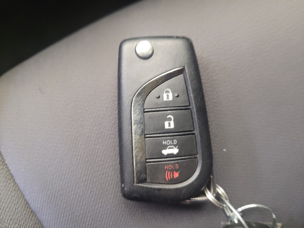 2019 Toyota Camry in Cincinnati, OH 45255 - 18115551 32