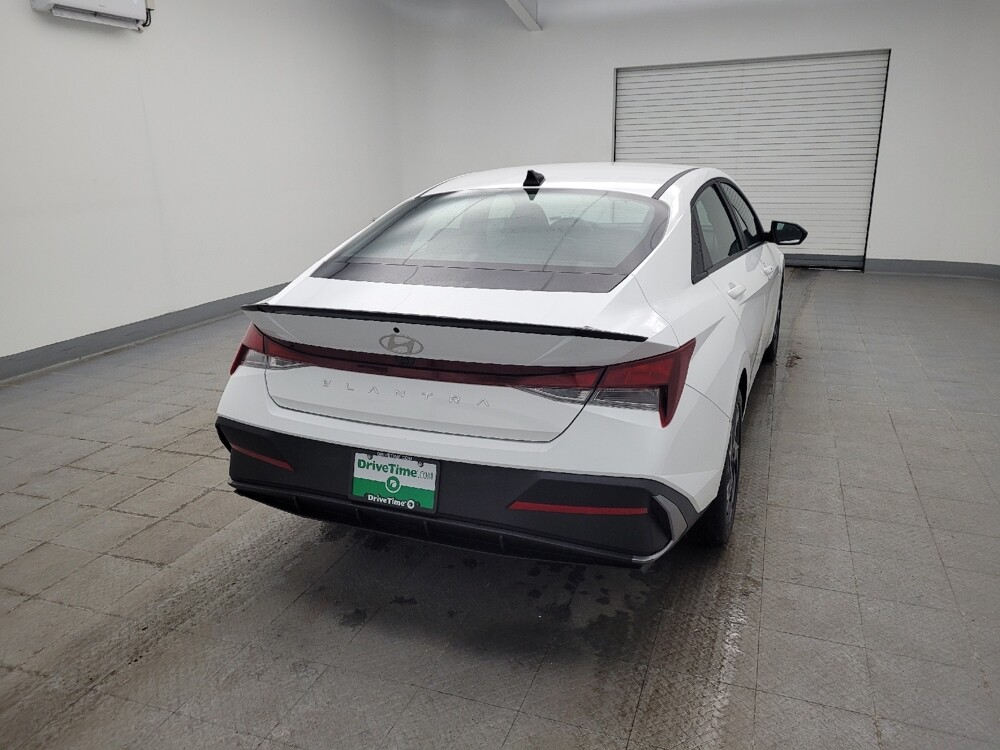 2025 Hyundai Elantra in Cincinnati, OH 45255 - 18115555 7