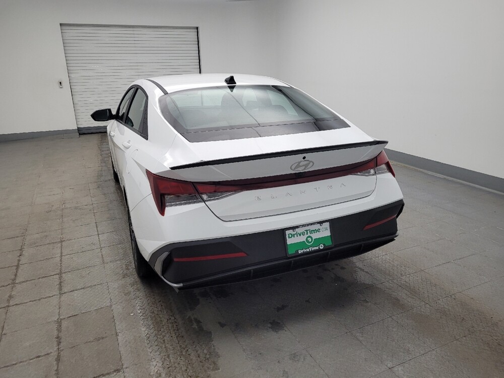 2025 Hyundai Elantra in Cincinnati, OH 45255 - 18115555 6