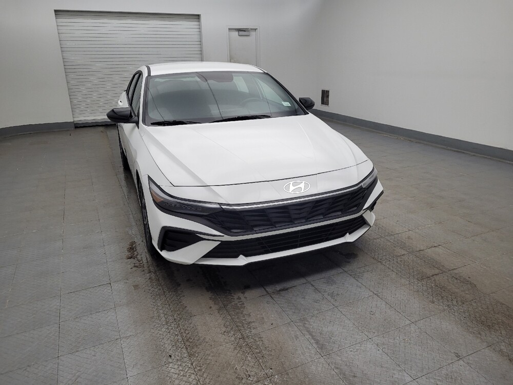 2025 Hyundai Elantra in Cincinnati, OH 45255 - 18115555 14