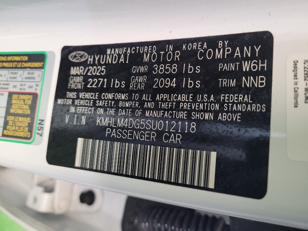 2025 Hyundai Elantra in Cincinnati, OH 45255 - 18115555 33