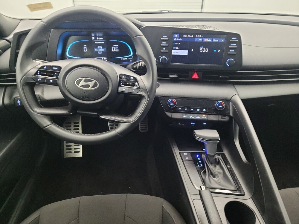 2025 Hyundai Elantra in Cincinnati, OH 45255 - 18115555 22