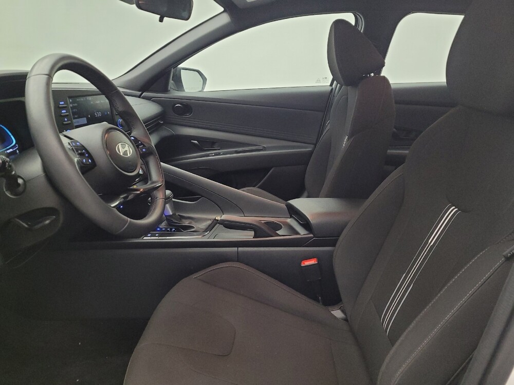 2025 Hyundai Elantra in Cincinnati, OH 45255 - 18115555 17