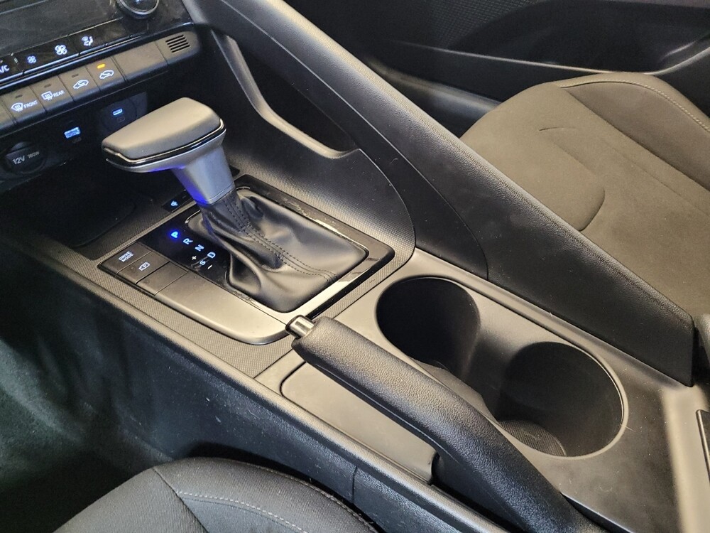 2025 Hyundai Elantra in Cincinnati, OH 45255 - 18115555 26