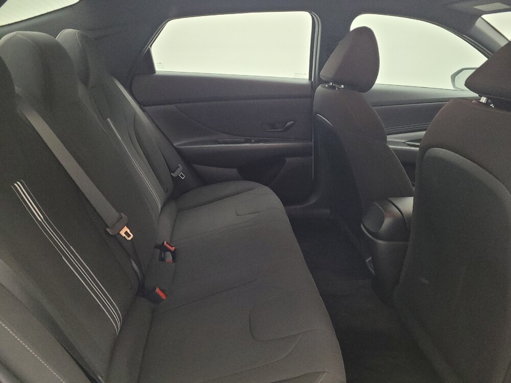 2025 Hyundai Elantra in Cincinnati, OH 45255 - 18115555 19