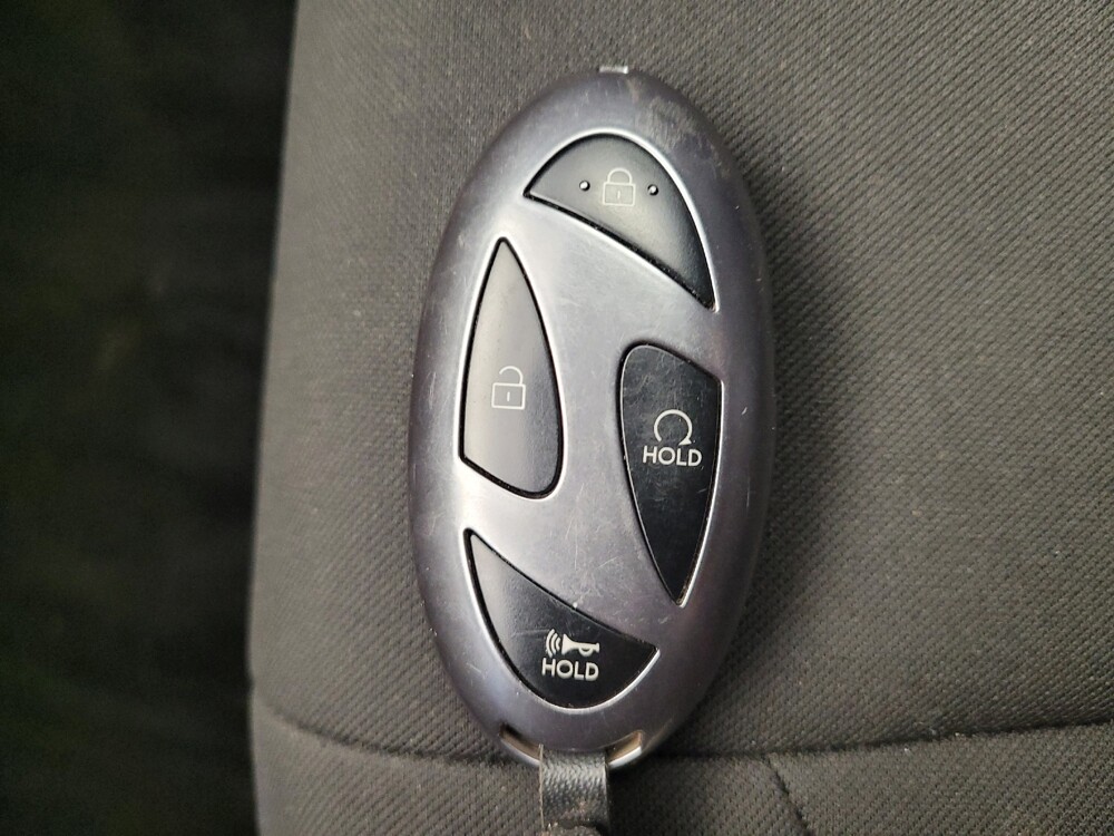 2025 Hyundai Elantra in Cincinnati, OH 45255 - 18115555 32