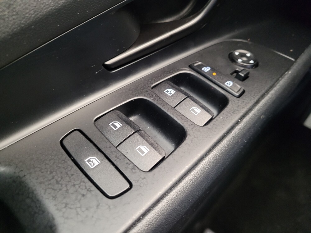 2025 Hyundai Elantra in Cincinnati, OH 45255 - 18115555 27