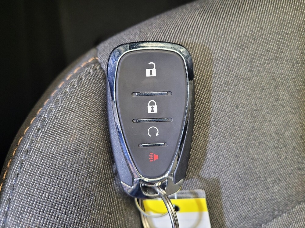 2021 Chevrolet Equinox in Maple Heights, OH 44137 - 18115556 32