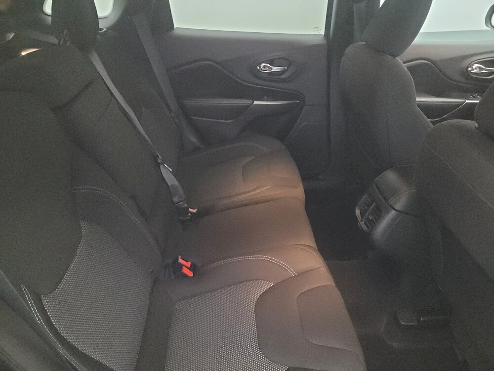 2019 Jeep Cherokee in New Castle, DE 19720 - 18115561 19