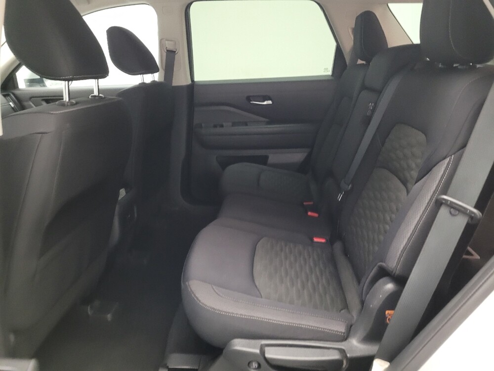 2022 Nissan Pathfinder in Montclair, CA 91763 - 18115562 18