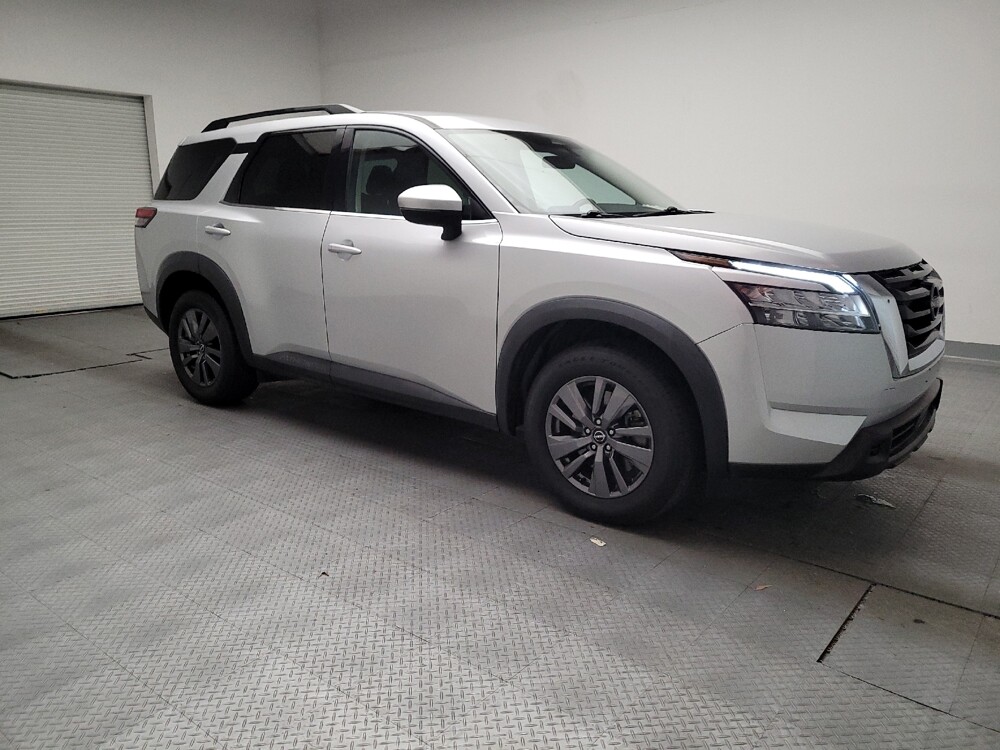 2022 Nissan Pathfinder in Montclair, CA 91763 - 18115562 11