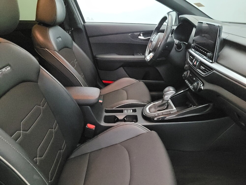 2022 Kia Forte in Plymouth Meeting, PA 19462 - 18115568 21