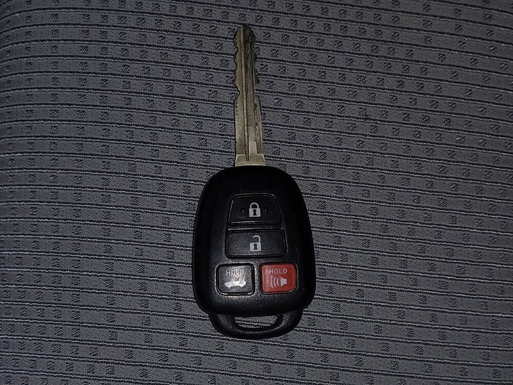 2016 Toyota Camry in Gainesville, FL 32609 - 18115600 32