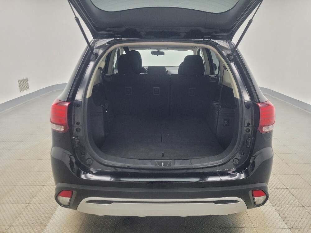 2019 Mitsubishi Outlander in Indianapolis, IN 46222 - 18115619 29