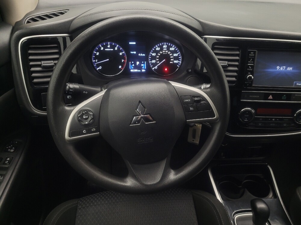 2019 Mitsubishi Outlander in Indianapolis, IN 46222 - 18115619 22