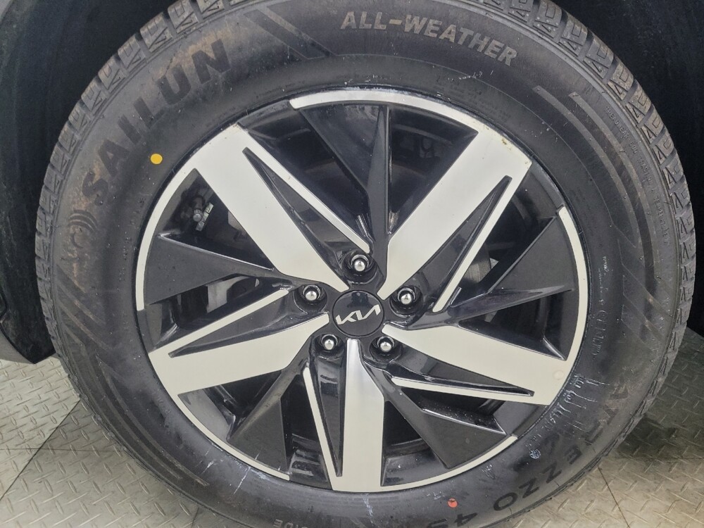 2023 Kia Sorento in Indianapolis, IN 46222 - 18115620 31