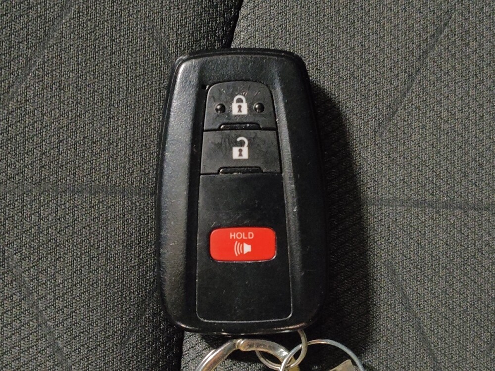 2021 Toyota RAV4 in Lubbock, TX 79424 - 18115625 32